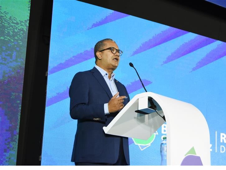 . También se incluyen seminarios web temáticos con el asesor Manuel Vilchez