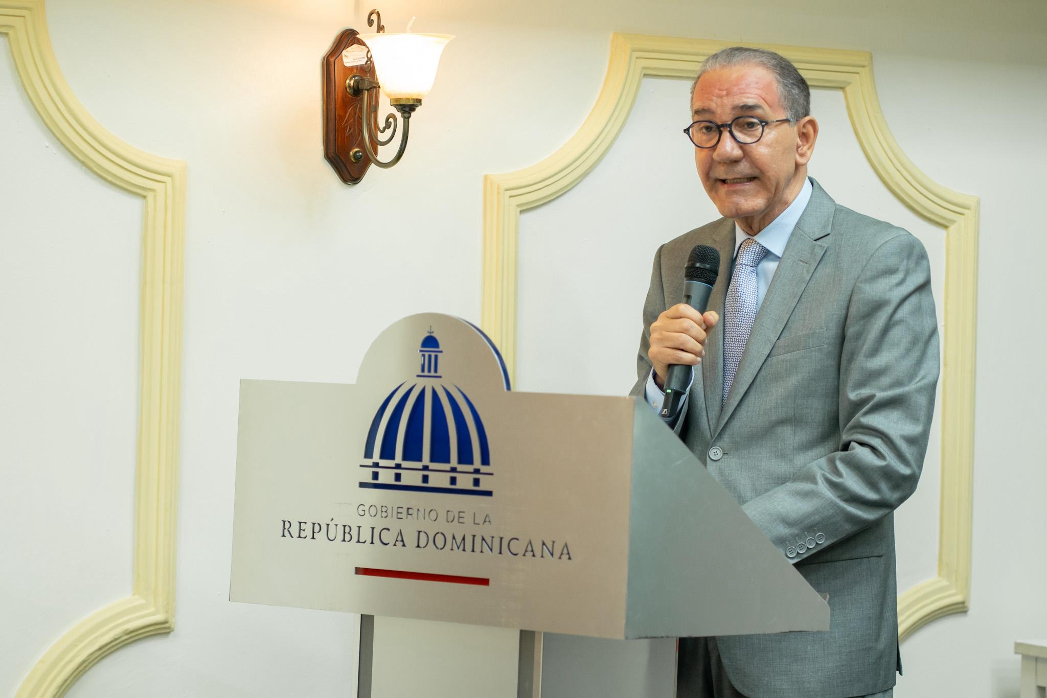 El ministro Franklin García Fermín, titular del MESCyT.
