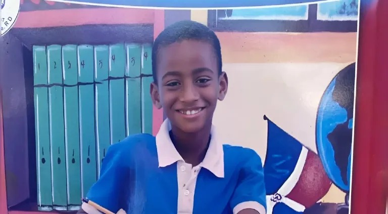 El niño de 10 años, identificado como Yostin Pérez, residente en Los Mina, Santo Domingo Este.