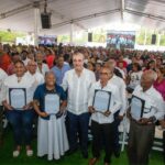Más de 12 mil dominicanos reciben la seguridad jurídica de sus hogares gracias al Plan Nacional de Titulación.