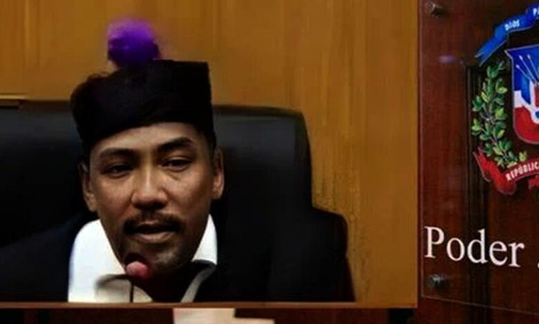 Exjuez enfrenta prisión por violencia de género