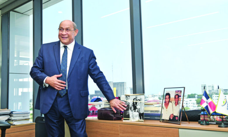 Debate sobre salario y doctorado docente