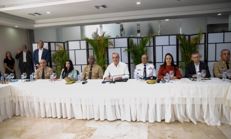 Abinader pasa revista al Plan de Seguridad en reunión con altos mandos