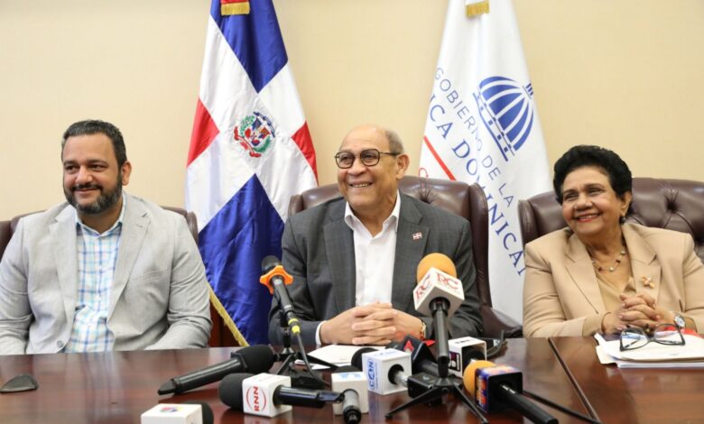 MESCyT invita a jóvenes a postular a Becas Nacionales 2026 en carreras STEM