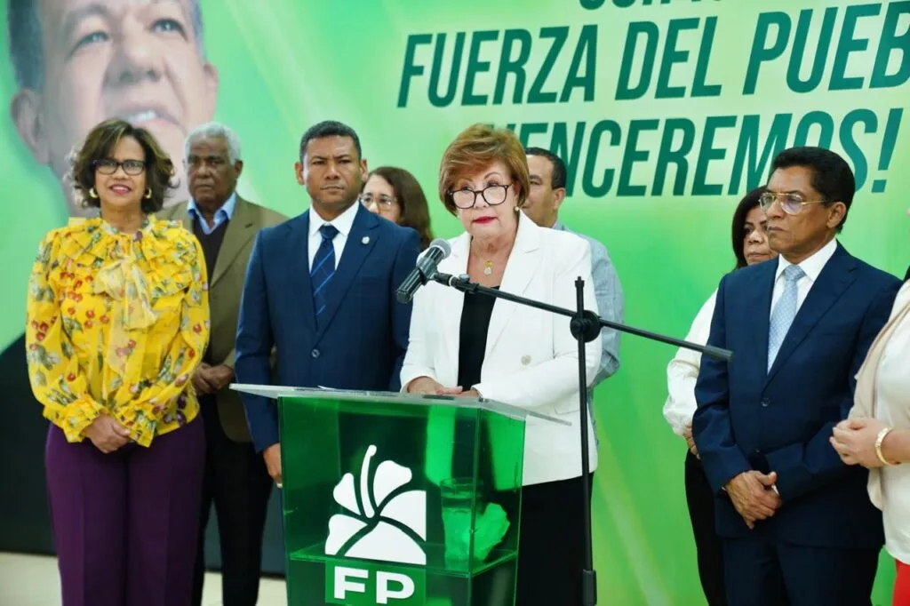 Señala que el presidente ignora la realidad del sistema de la educación: en 2025 apenas el 0.11% del presupuesto del MINERD se destinó al mantenimiento escolar.