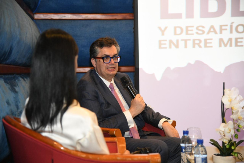 Joan Barata, dictó la conferencia magistral “Libertad de expresión, algoritmos en plataformas digitales, regulación y moderación de contenidos y los algoritmos”