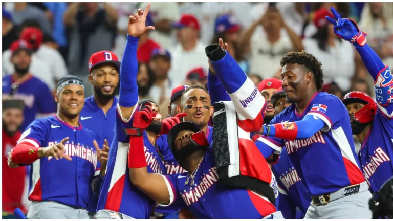 os quisqueyanos cerraron invictos la fase de grupos con poder ofensivo y avanzaron a cuartos del Clásico.