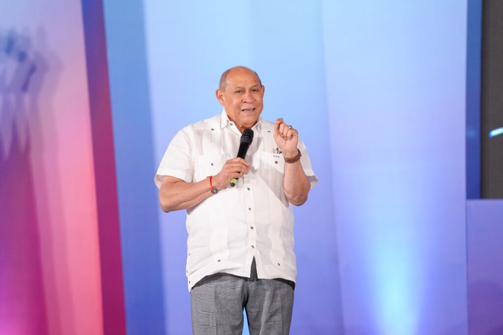 El ministro, Rafael Santos Badía, aboga para lograr que, en lo adelante la educación dominicana sea una vedadera trasnsformación desde la bases.