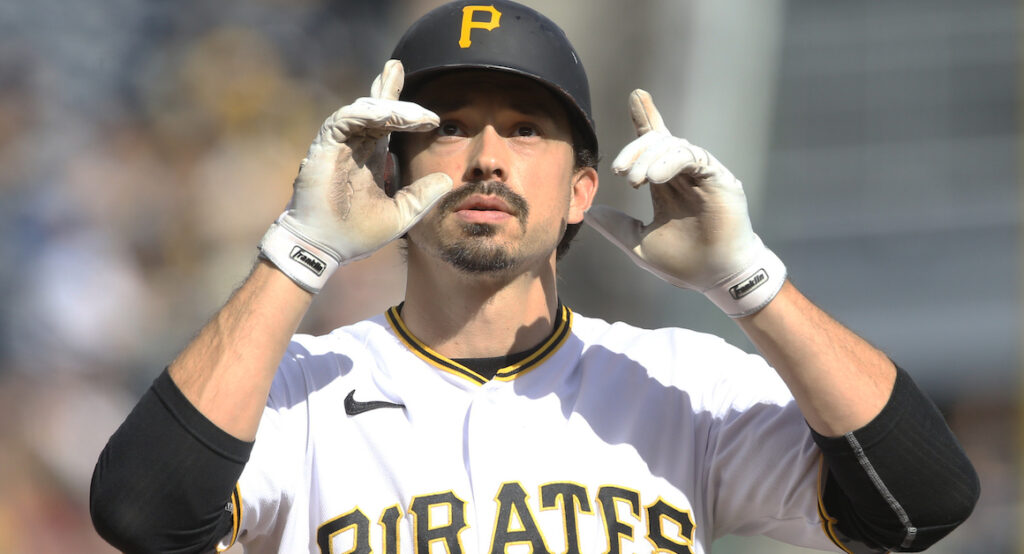 Bryan Reynolds decide con triple el triunfo de los Piratas sobre Rojos