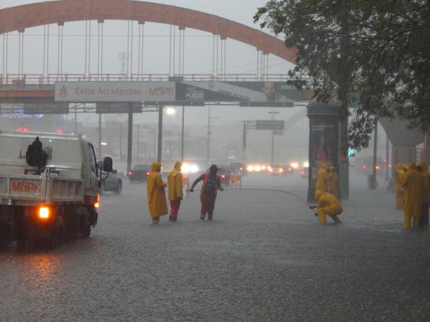 El Centro de Operaciones de Emergencias (COE) mantiene este sábado a una provincia en alerta amarilla y a nueve en verde por posible lluvias en hora de la tarde de este Sábado. 