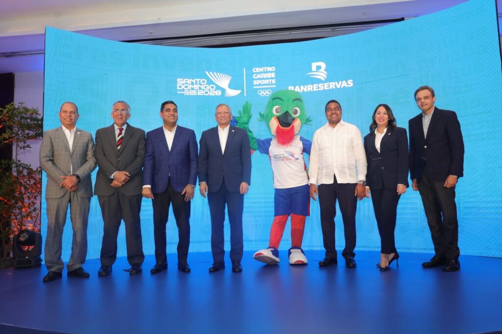 Ejecutivos de Banreservas y autoridades deportivas durante el anuncio del respaldo oficial a los Juegos Centroamericanos y del Caribe Santo Domingo 2026.