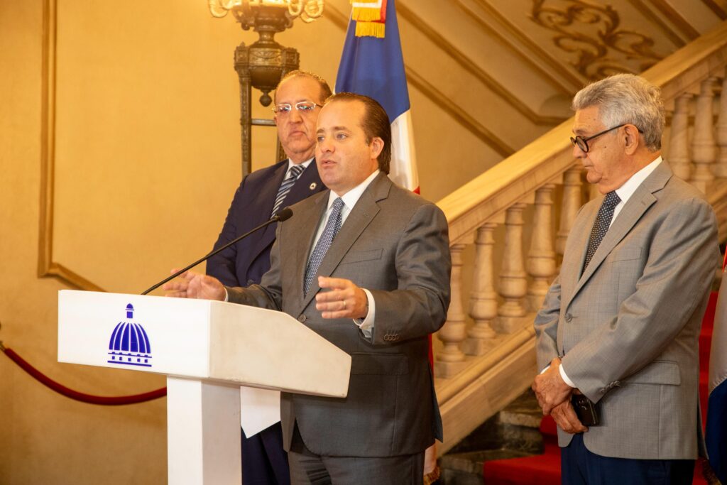 Gobierno anuncia nuevas medidas para enfrentar el impacto de la crisis en Medio Oriente sobre la economía dominicana