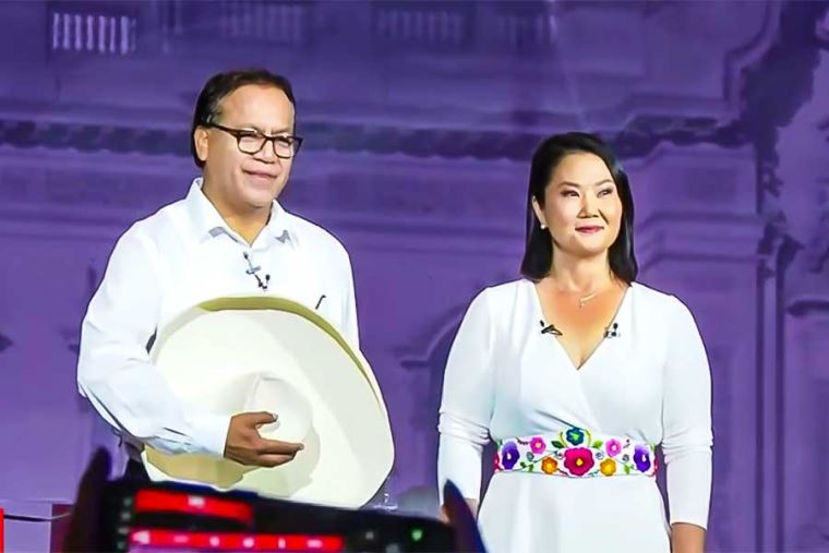 El recuento de votos en Perú mantiene un escenario de incertidumbre, con menos de 31 mil sufragios de diferencia entre los dos candidatos presidenciales.