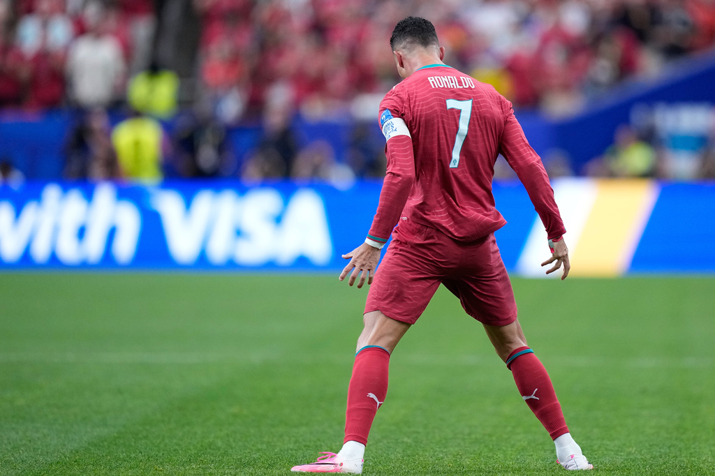 El portugués Cristiano Ronaldo celebra después de anotar el primer gol de su equipo en partido por el Grupo K del Mundial entre Portugal y Uzbekistán, el martes 23 de junio de 2026, en Houston. (Foto APAshley Landis)