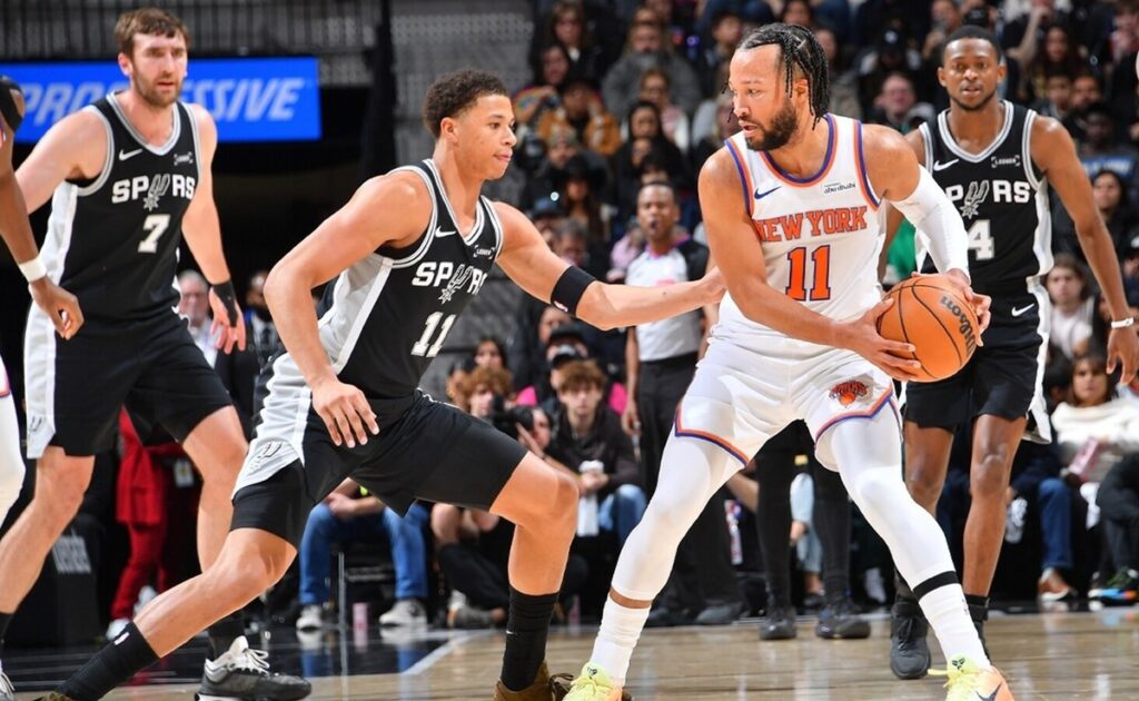 Los Knicks intentarán aprovechar el impulso de su racha de 12 victorias consecutivas en los playoffs para tomar ventaja de 2-0 sobre los Spurs, que apelan a la experiencia y liderazgo de Victor Wembanyama para igualar las Finales de la NBA.