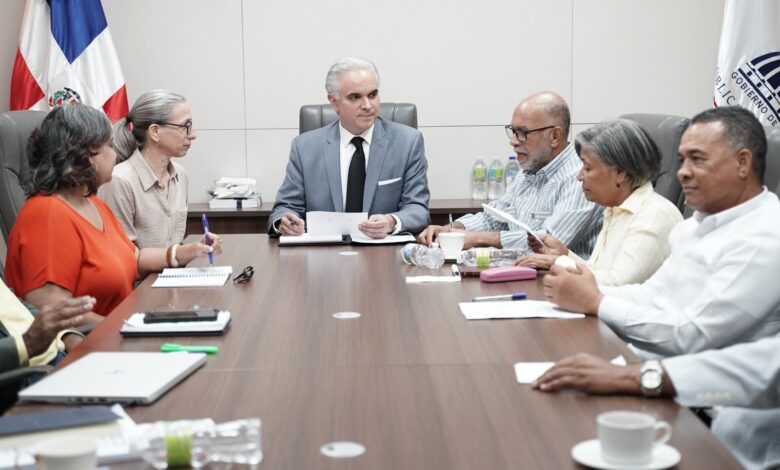 obierno garantiza pago de incentivos tras evaluación docente