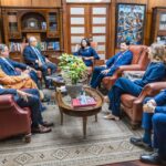 La procuradora general Yeni Berenice Reynoso encabeza la reunión de trabajo con la directiva del CONEP.
