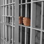 Agentes de seguridad desplegaron un operativo de búsqueda tras la fuga de un hombre acusado de agresión sexual que escapó de una unidad del Ministerio Público en el Distrito Nacional.
