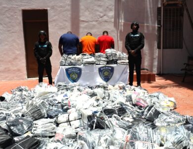 Los operativos permitieron ocupar cuatro armas artesanales, drogas y municiones durante intervenciones realizadas en distintos sectores de Barahona.