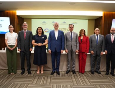 "La educación no puede seguir de espaldas al mercado laboral", plantean empresarios