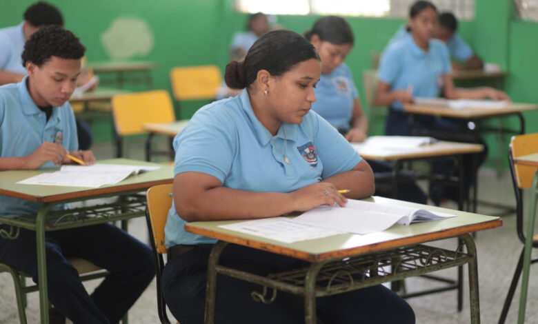 Gobierno garantiza inicio puntual del año escolar