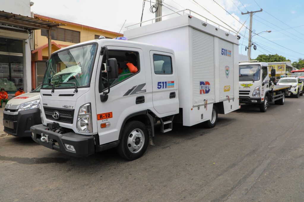 El presidente Luis Abinader encabezó la puesta en funcionamiento del Sistema Nacional de Atención a Emergencias y Seguridad 911 en Montecristi, ampliando la cobertura del servicio a toda la provincia.