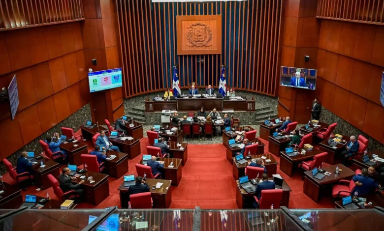 El Senado aprobó varios contratos de préstamos por más de RD$27 mil millones destinados a financiar proyectos de infraestructura y programas de inversión pública.