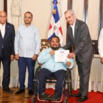 Abinader encabeza entrega de más de 36 mil becas tecnológicas del ITLA
