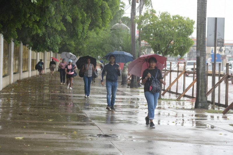 Indomet prevé lluvias, tormentas eléctricas y ráfagas desde la tarde de este miércoles por la incidencia de una onda tropical.