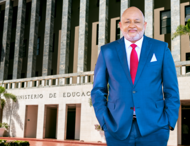 MINERD incumplió normas en varios contratos