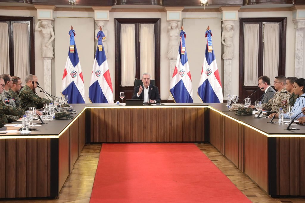 Defensa afirma que las pandillas no avanzan hacia los principales pasos fronterizos y Cancillería detalla el apoyo dominicano a la misión internacional.