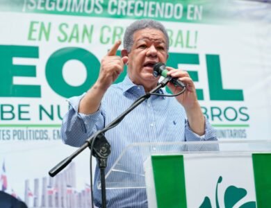 Leonel arremete contra el PRM: “En el 28 es para fuera que van”