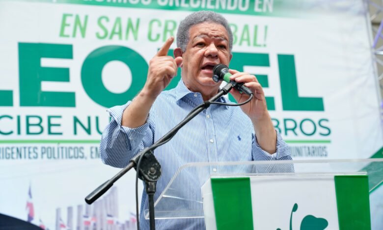 Leonel arremete contra el PRM: “En el 28 es para fuera que van”