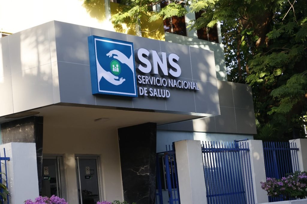 El doctor Julio César Landrón, director ejecutivo del Servicio Nacional de Salud (SNS), durante su llamado al diálogo ante el paro médico.