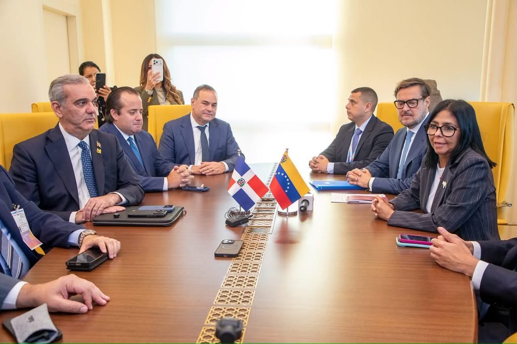 Mandatario dominicano informa sobre conversaciones para la compra directa de petróleo y la apertura del consulado dominicano en Venezuela