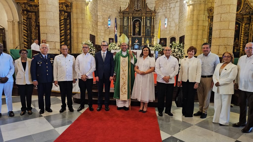 Maira Morla Pineda, directora general del INFOTEP, encabezó la misa de acción de gracias por el 46 aniversario de la institución, durante la cual destacó el impacto de la formación técnico profesional en el empleo y el emprendimiento.