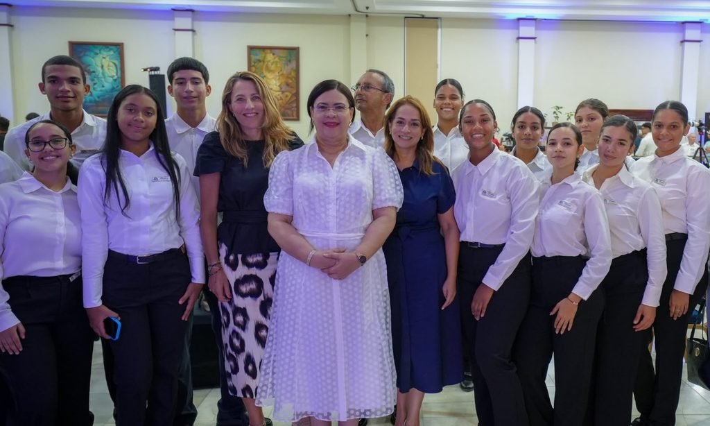 Maira Morla Pineda, directora del INFOTEP, destaca la formación del talento humano como eje clave para la calidad turística